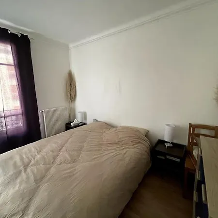 Apartament Charming Tour Eiffel Paryż